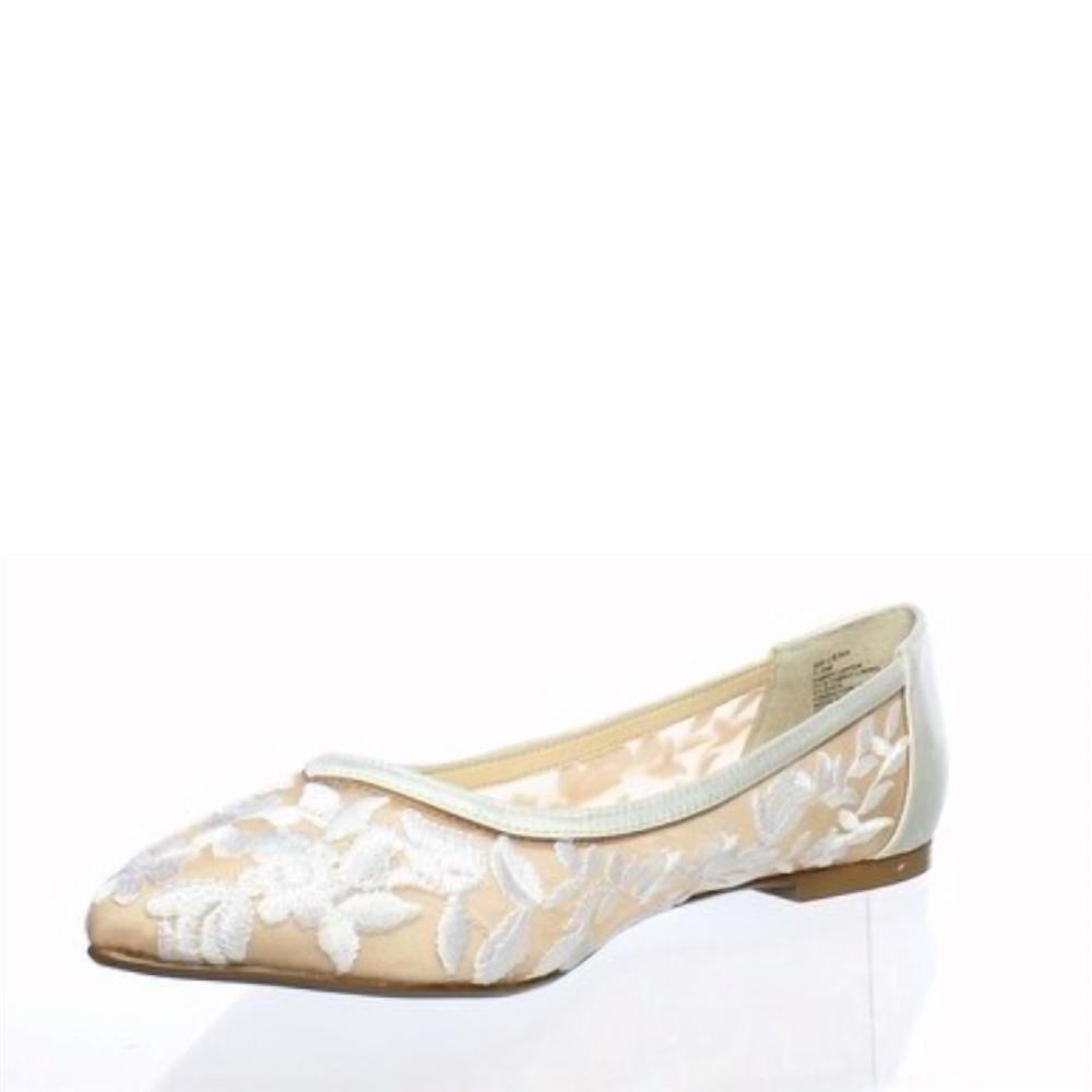 NEW BETSEY JOHNSON women's leah flower flat shoes in ivory fabric
